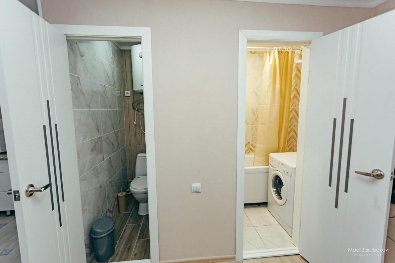 Cosy flat Apartamento Semey Exterior foto